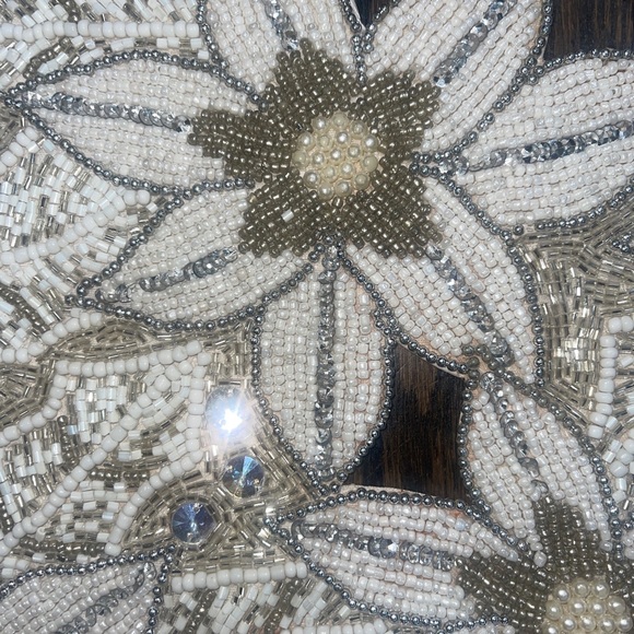 Tahari Home Beaded Table Runner 13x36”White Silver Poinsettia Christmas NWT - Picture 7 of 10